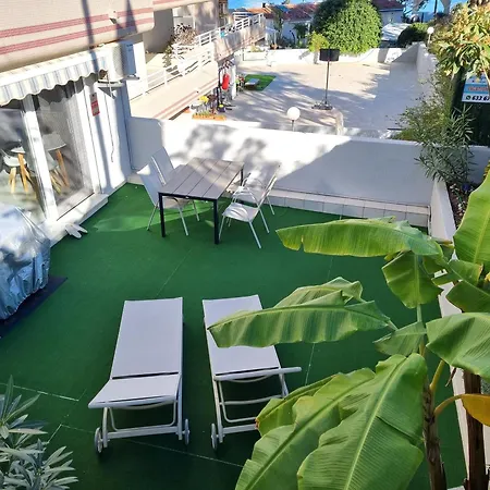 Oasis, Apartamento, 1ª Linea アパート